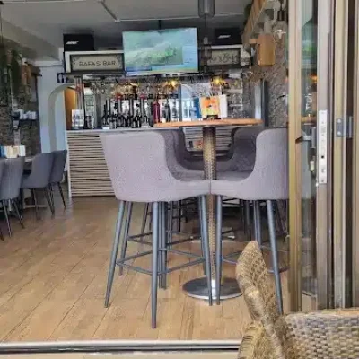 01 RAFA´S BAR