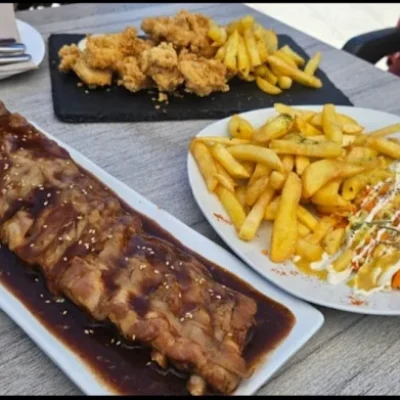 02 LA VEGA FOOD HOUSE