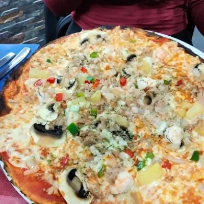 02 PIZZERIA LA BOTELLITA