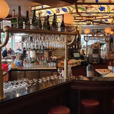 03 CAFE DE PARIS