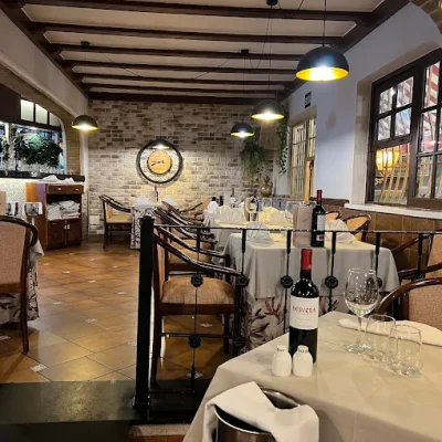 04 RESTAURANTE LINARES